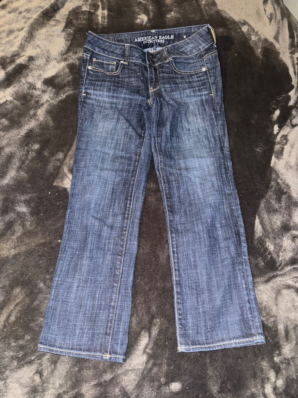 American Eagle Artist Crop Double Button Closure jeans size 2